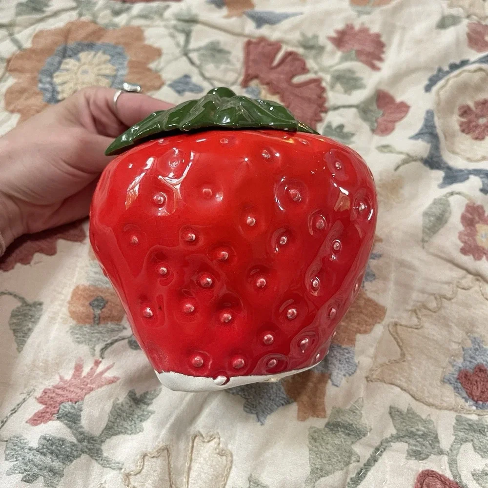Vtg Ceramic Strawberry Jar With Lid Japan‎ Cottagecore Trinket Jar Farm Granny